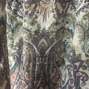 Woman’s top size medium